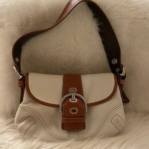 Adorable Coach shoulder bag, Real leather